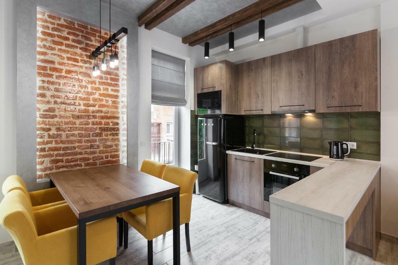 Leogrand Loft Apartments On Lychakivska 4 Лвив Екстериор снимка