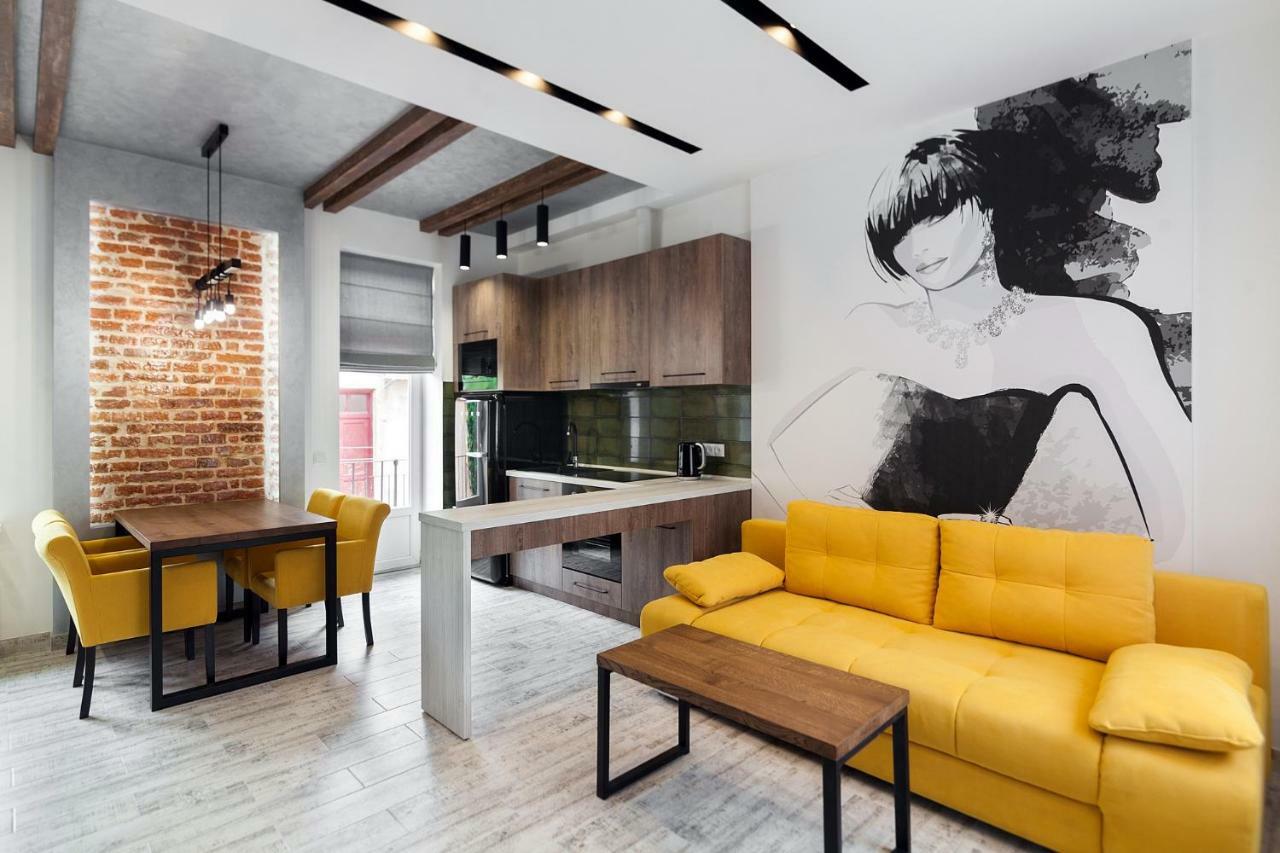 Leogrand Loft Apartments On Lychakivska 4 Лвив Екстериор снимка